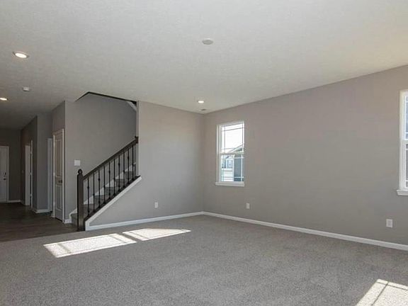 4th image of 200 Dyson Dr