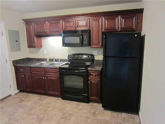 3rd image of 1211 Laurel Ave