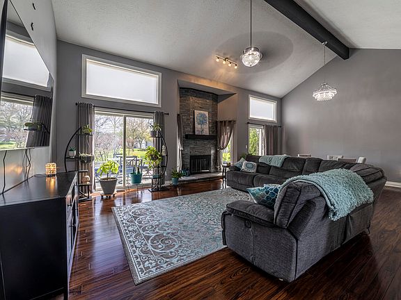 5th image of 3823 Chimney Hill Dr