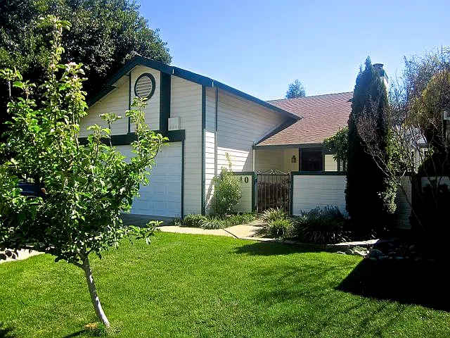 40 Estuary Ct photo 1