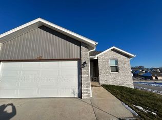 702 E Watermill Cir, Ozark, MO 65721