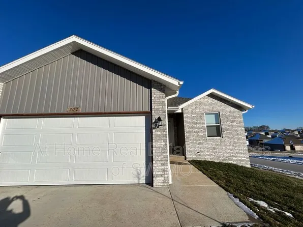 702 E Watermill Cir, Ozark, MO 65721