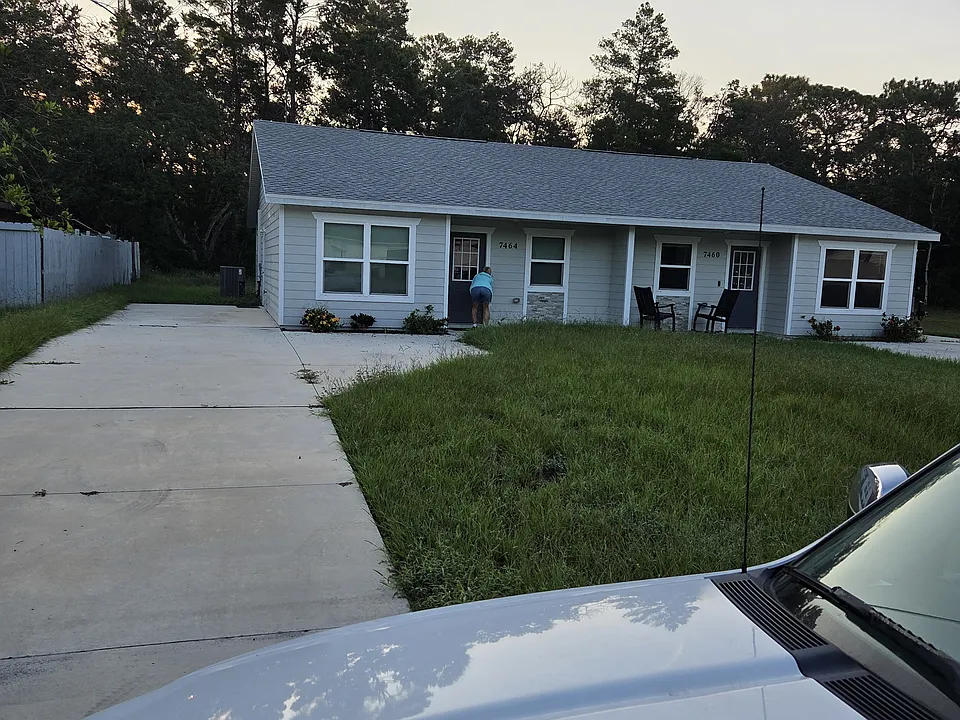 7464 Pond Cir