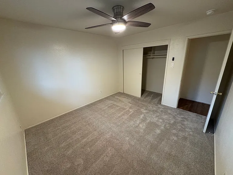 Mulberry Court Apartments — Photo 15