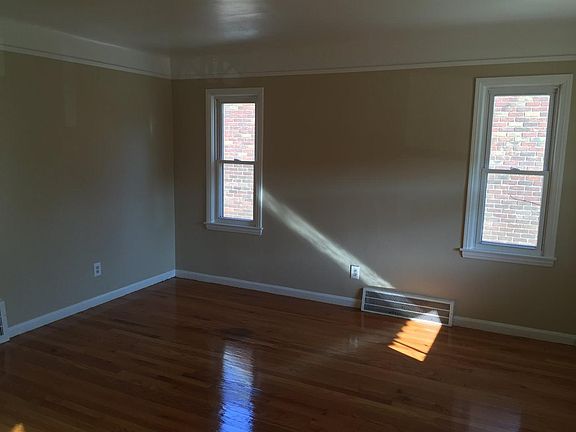 2nd image of 1770 Michigan Blvd