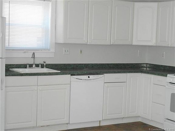 4th image of 254 Ledyard St
