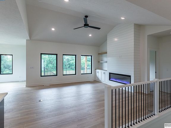 5th image of 21805 Parkview Dr