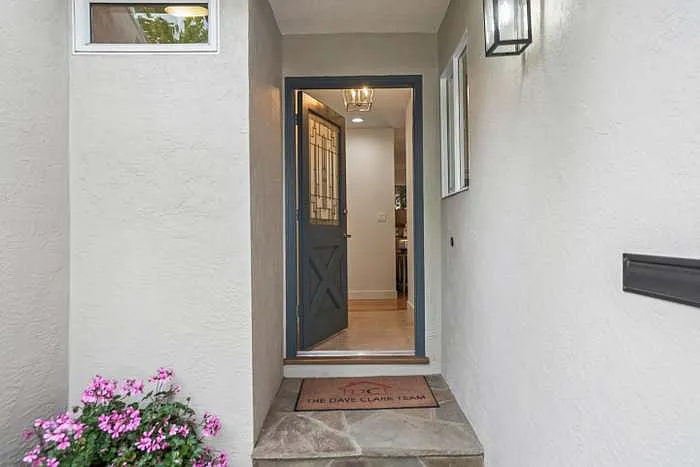 826 Fife Way — Photo 2