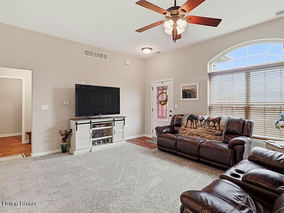4th image of 8908 Wooden Horse Dr