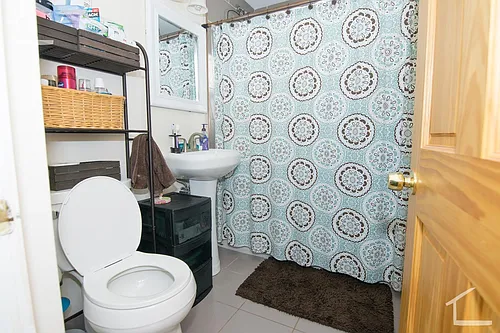 212 Arlington St #1A Photo 1