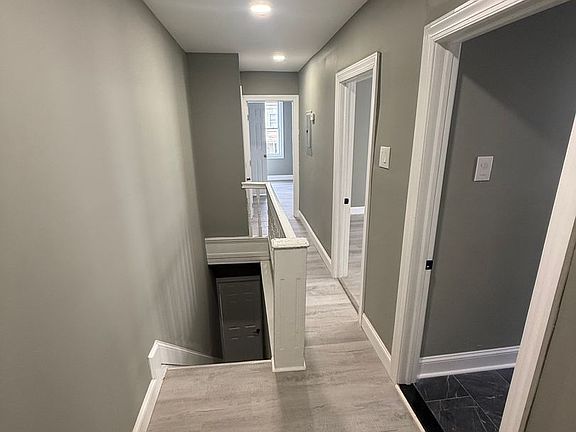 5th image of 6022 Pine St Floor 2