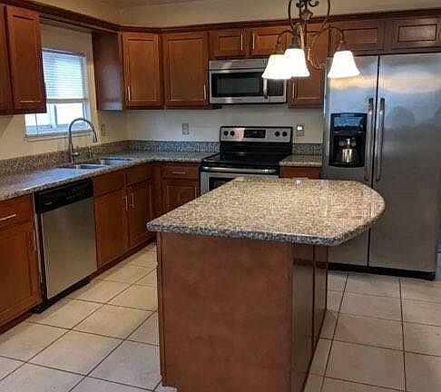 3rd image of 8324 Brock Rd