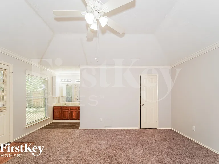 6615 Navidad Rd — Photo 9