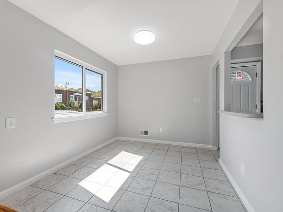 4th image of 24064 67th Ave #1