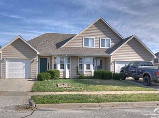 2318 E 27th Ter, Lawrence, KS 66046