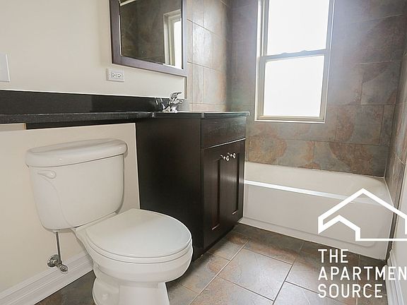 4th image of 3806 N Sheffield Ave #3