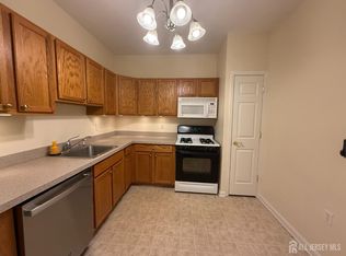 540 Cranbury Rd APT 323, East Brunswick, NJ 08816