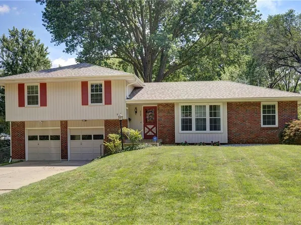 9707 W 92nd Ter, Overland Park, KS 66212