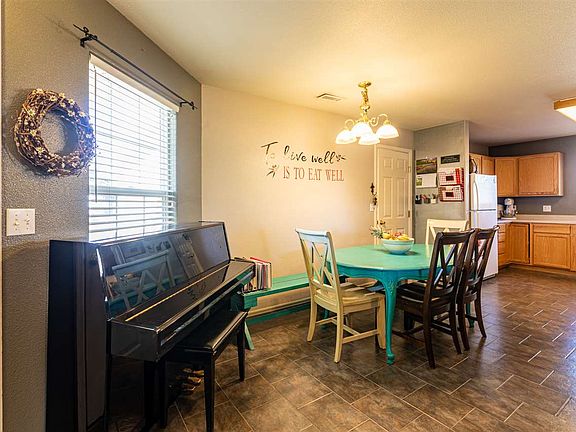 4th image of 2985 1/2 Summerbrook Dr