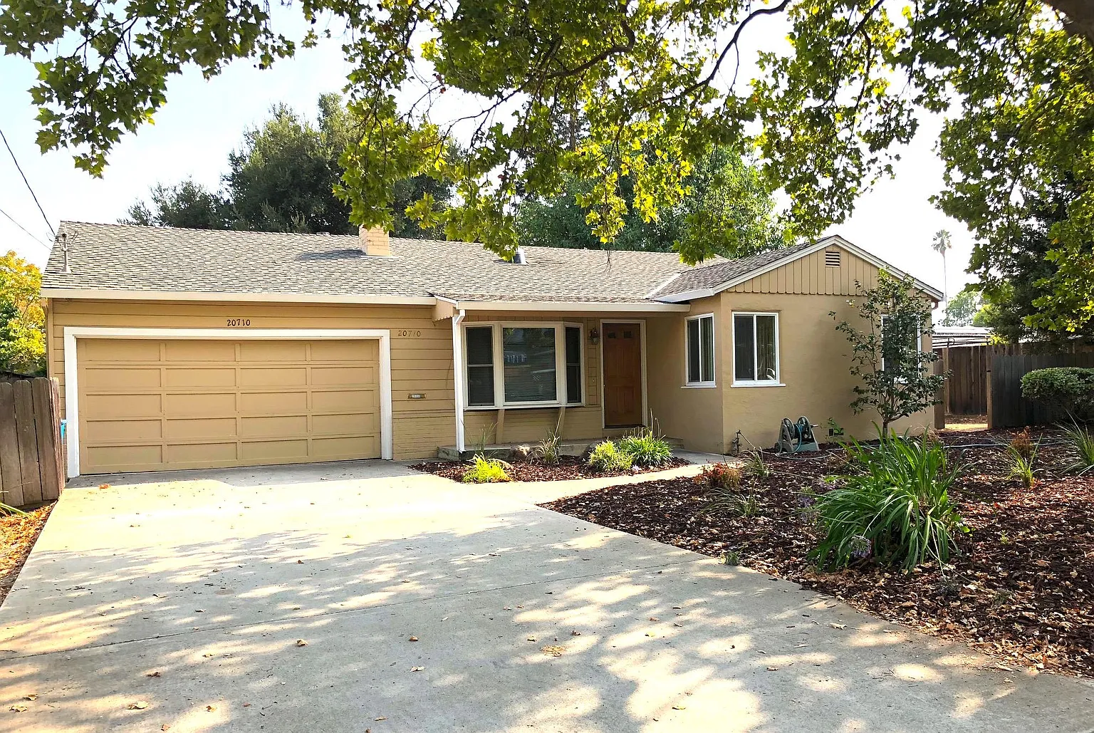 20710 Sunrise Dr photo 1