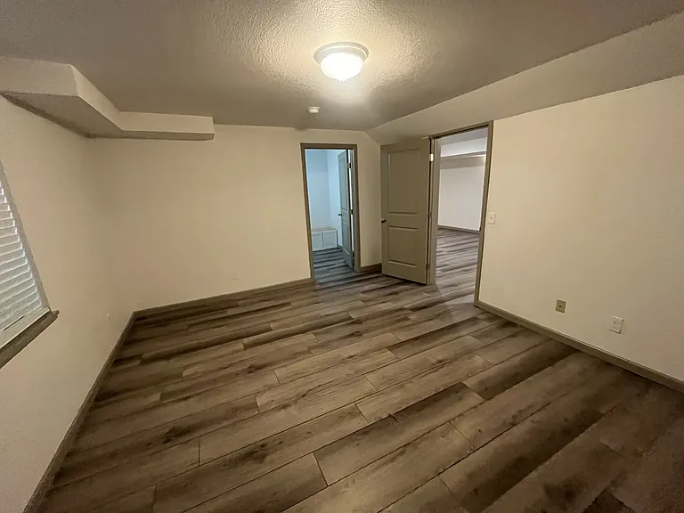 317 Victoria St — Photo 35