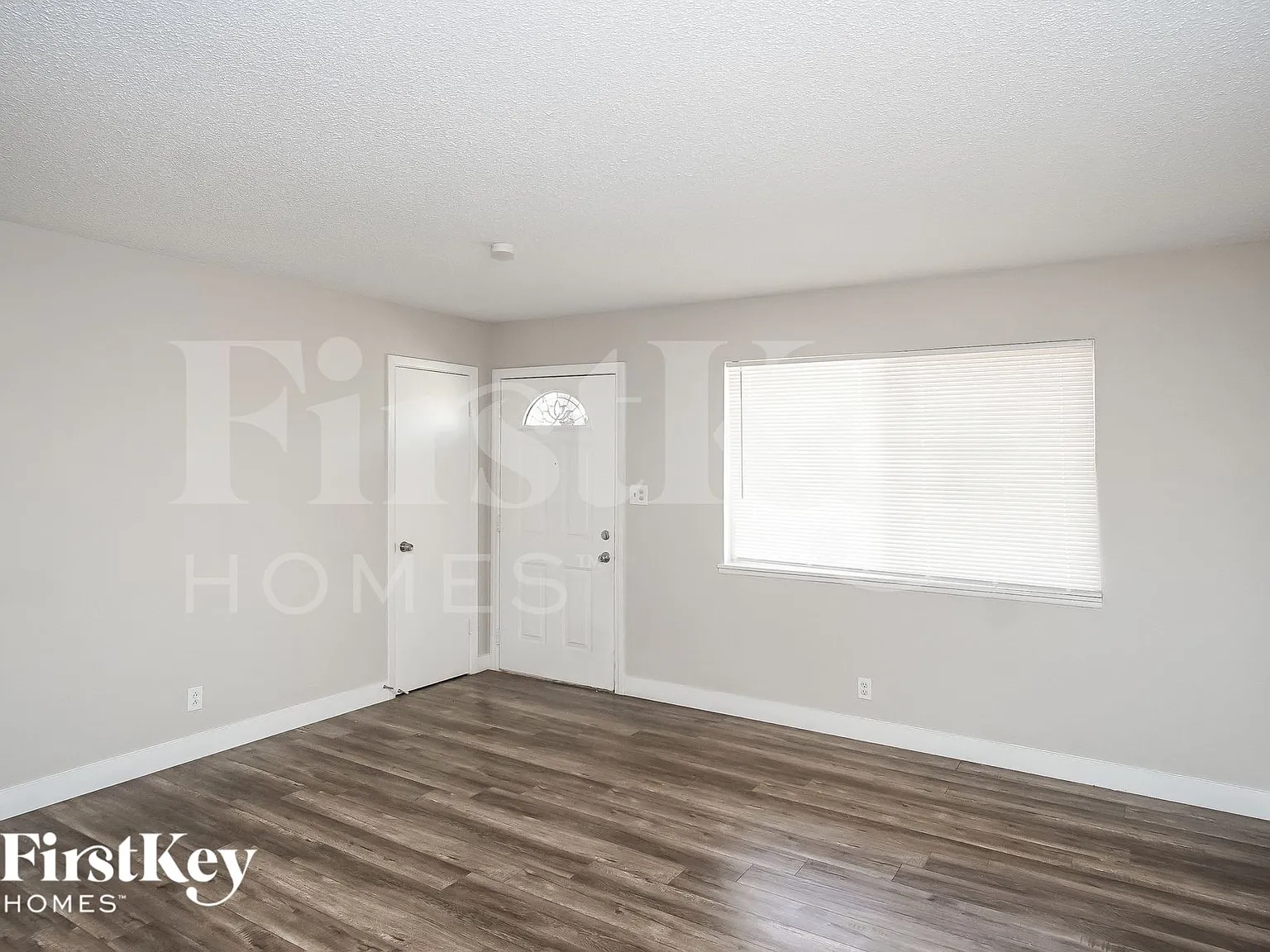 3 bed, 2.0 bath, 1248 sqft, $1,985 — Photo 3