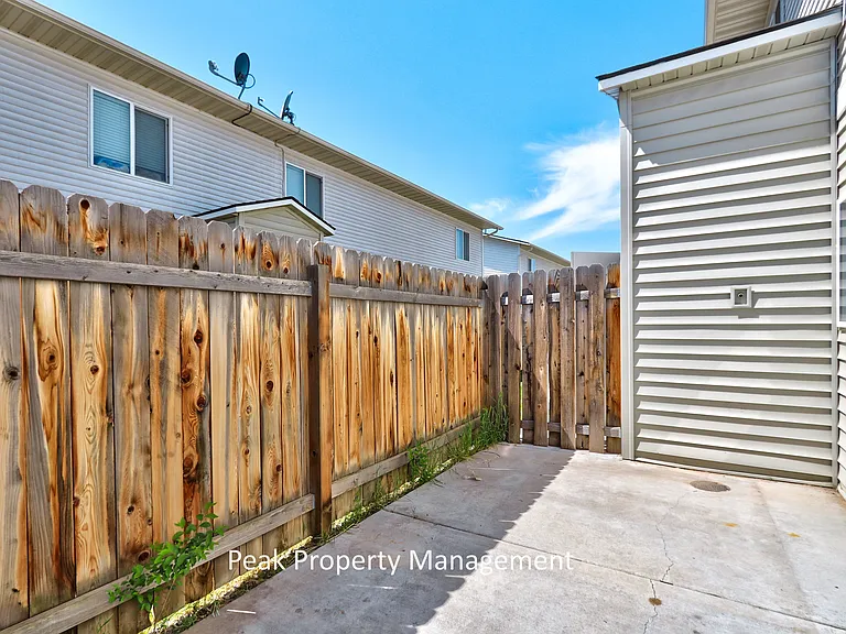 411 1st Ave N #101 — Photo 21