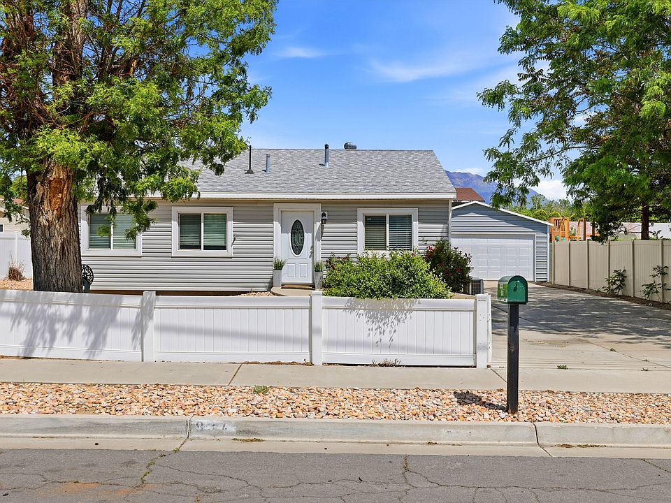 1st image of 934 N 400th St E