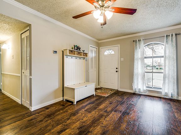 4th image of 133 Redwood Pl