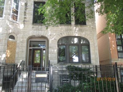 3639 S Giles Ave, Chicago, IL, 60653