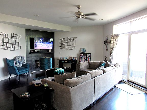 5th image of 622 N Rockwell St APT 201
