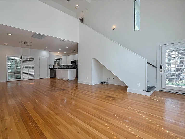 4331 Eigel St — Photo 5
