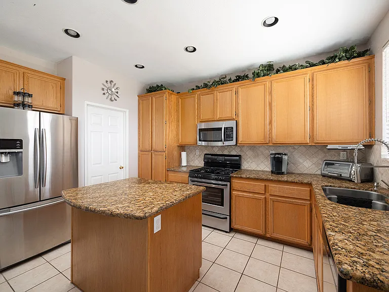 1522 Masterson Ln — Photo 6