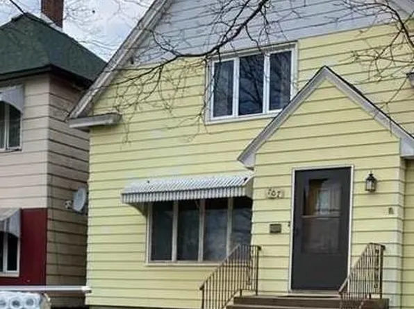 707 Jackson St, Eveleth, MN 55734