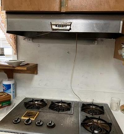 2nd image of 1439 Holly Dr