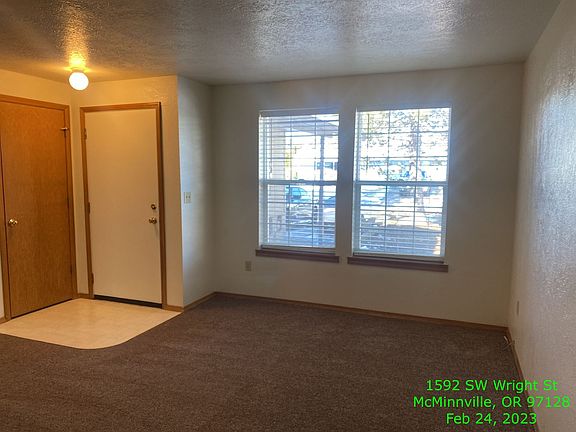 4th image of 1592 SW Wright St