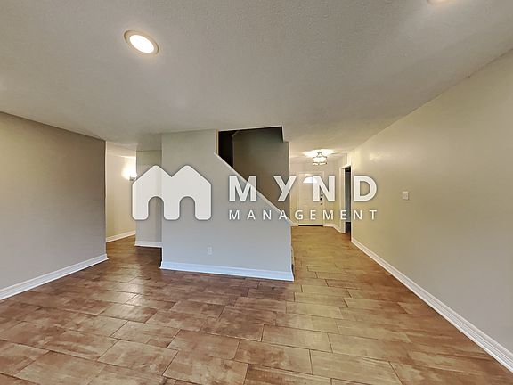 2nd image of 13911 Greenway Dr