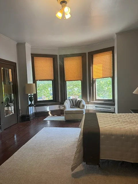 1039 Penn St, 2f (Studio) — Photo 1