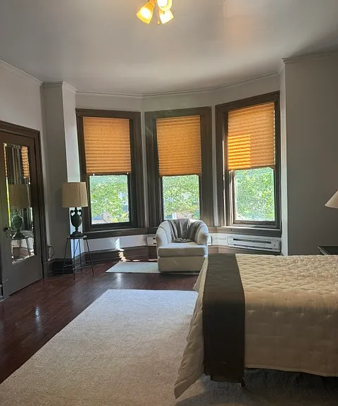 1039 Penn St #2F — Photo 1
