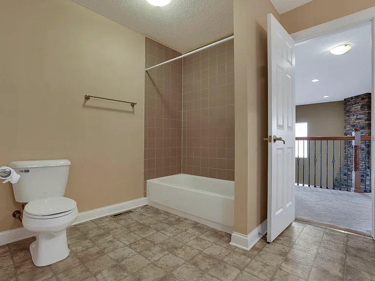 Full Hall Bath