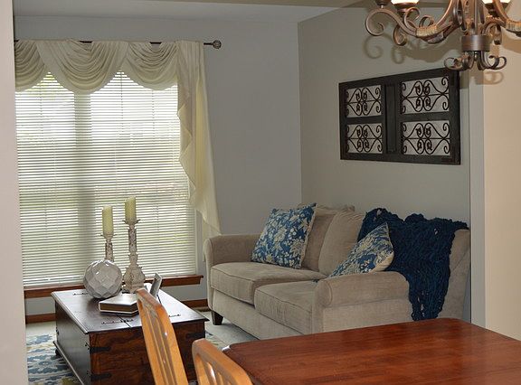5th image of 1068 Old Creek Ct