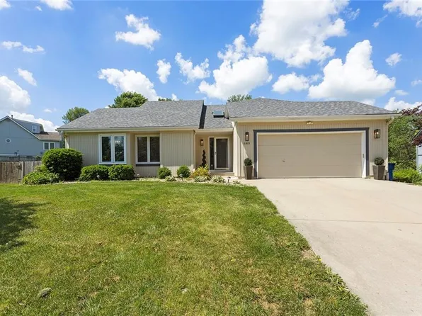 640 Taylor Dr, Liberty, MO 64068