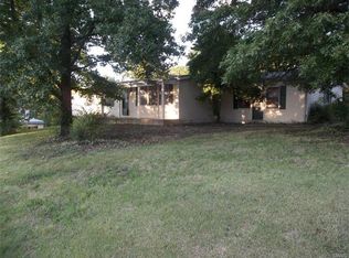 690 3rd St, Troy, MO 63379