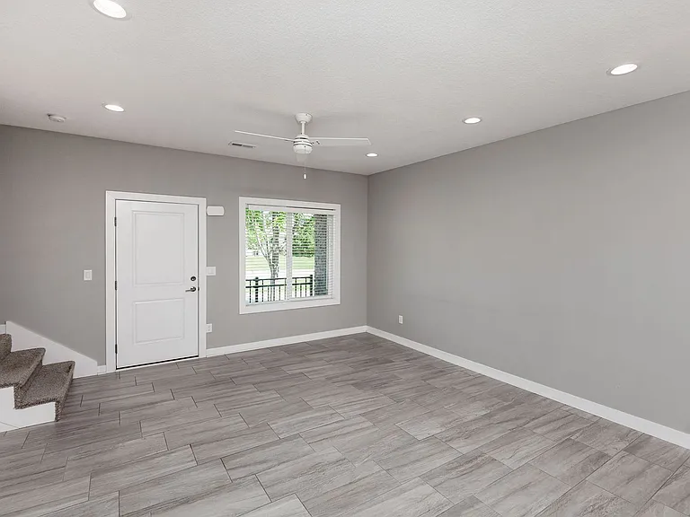 620 SE Westown Pkwy — Photo 8