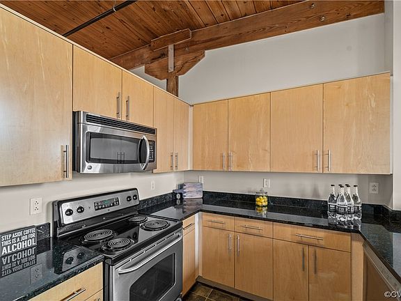 4th image of 251 Rocketts Way Unit 414