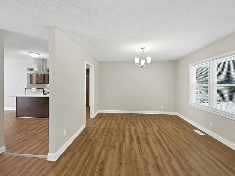 5949 James Rd — Photo 12