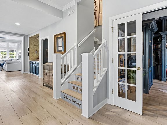 4th image of 824 S Rome Ave