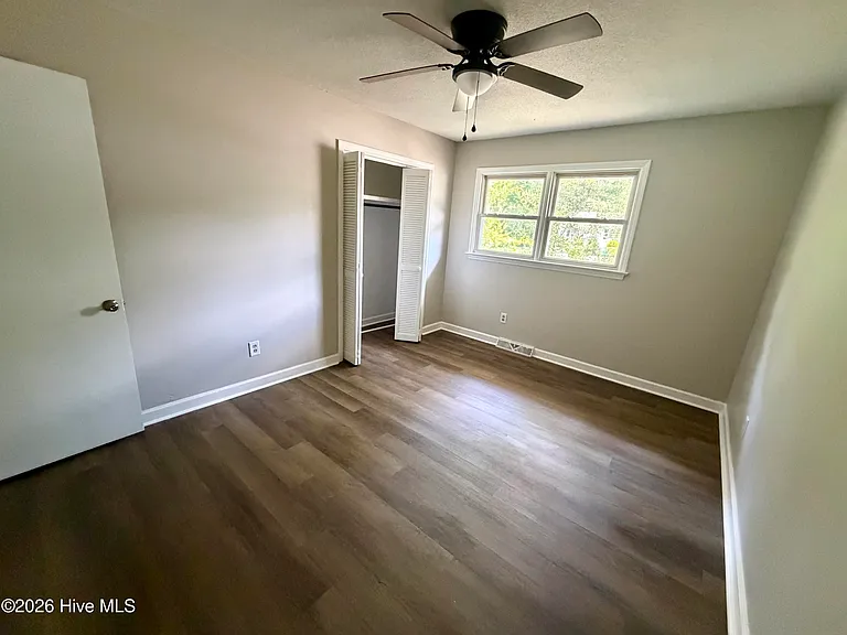 27 Vermont Ave — Photo 23