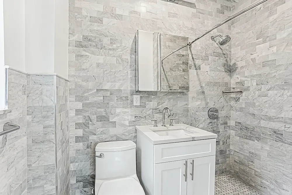 160 East 48th Street — Photo 3