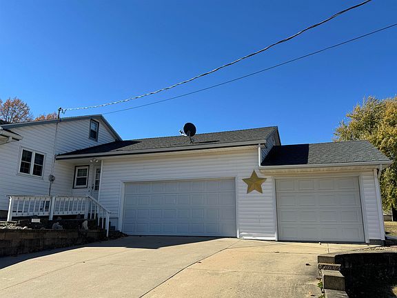 3rd image of 907 Grant St
